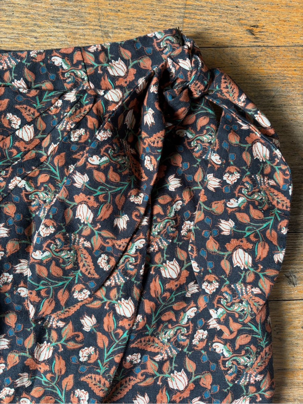 Anthropologie - Let Me Be Sarong Mini Skirt - Picture 6 of 12